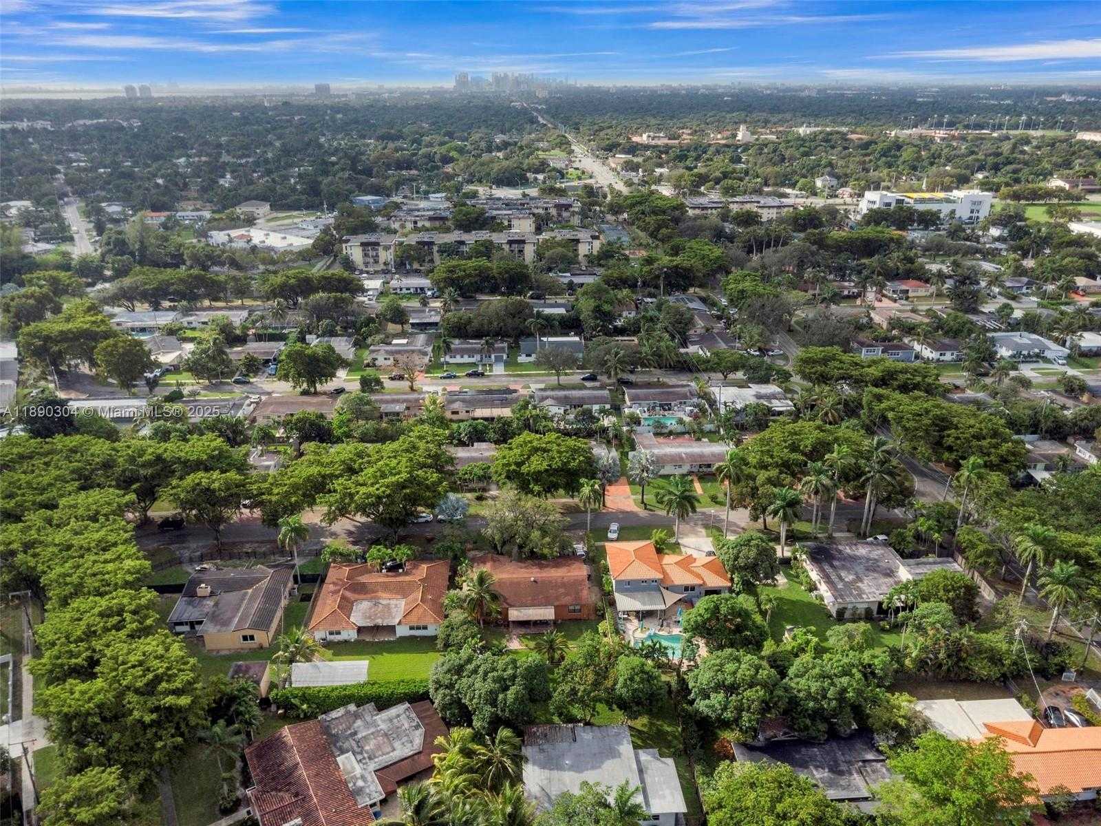 Small Image of 235 NORTH EAST 123RD ST, North Miami Number 37