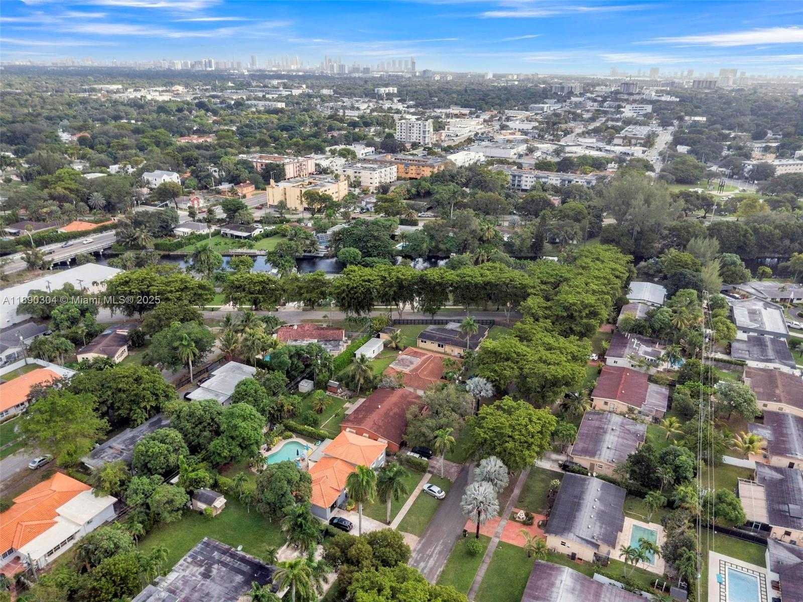 Small Image of 235 NORTH EAST 123RD ST, North Miami Number 38