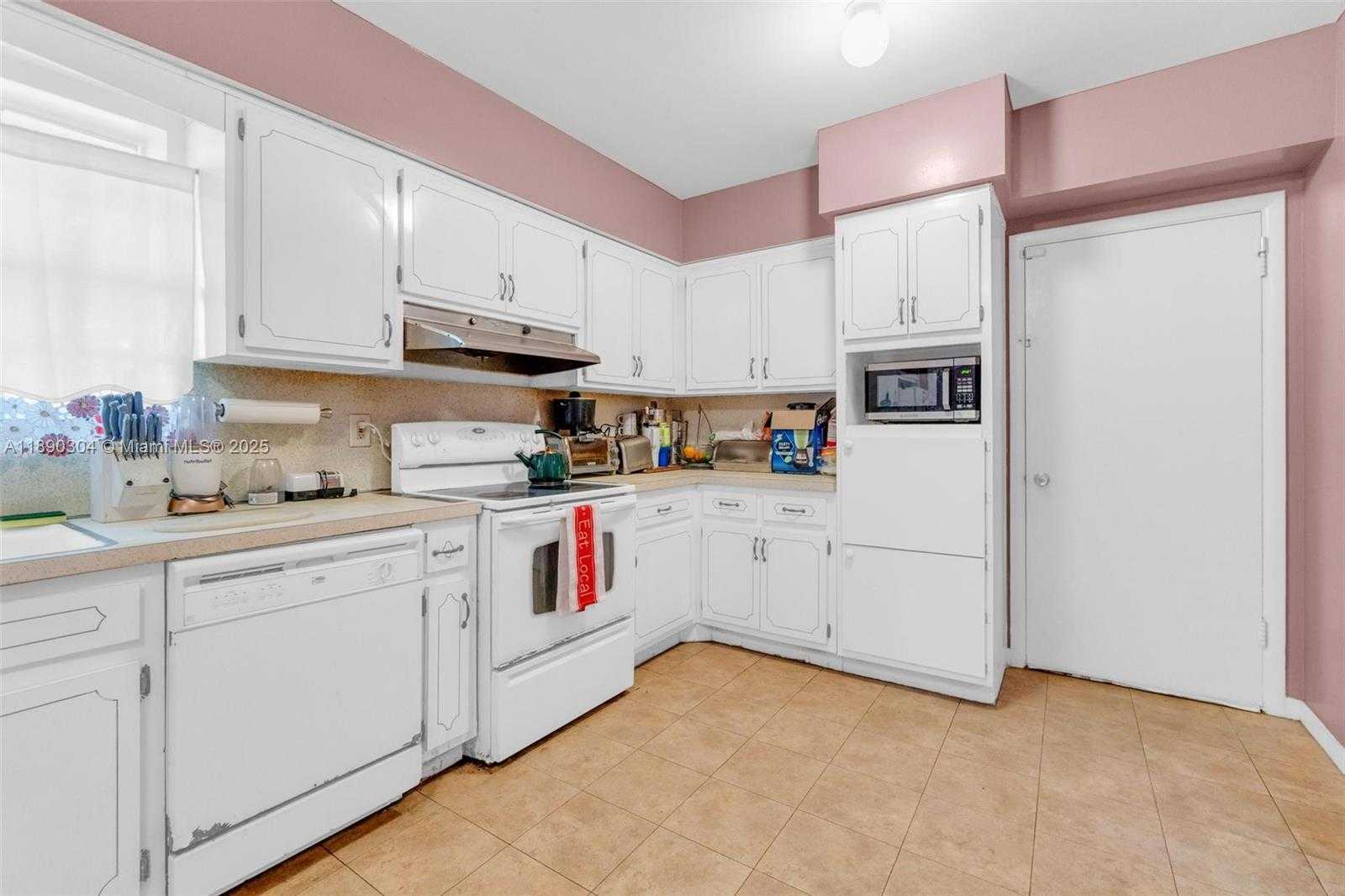 Small Image of 235 NORTH EAST 123RD ST, North Miami Number 4