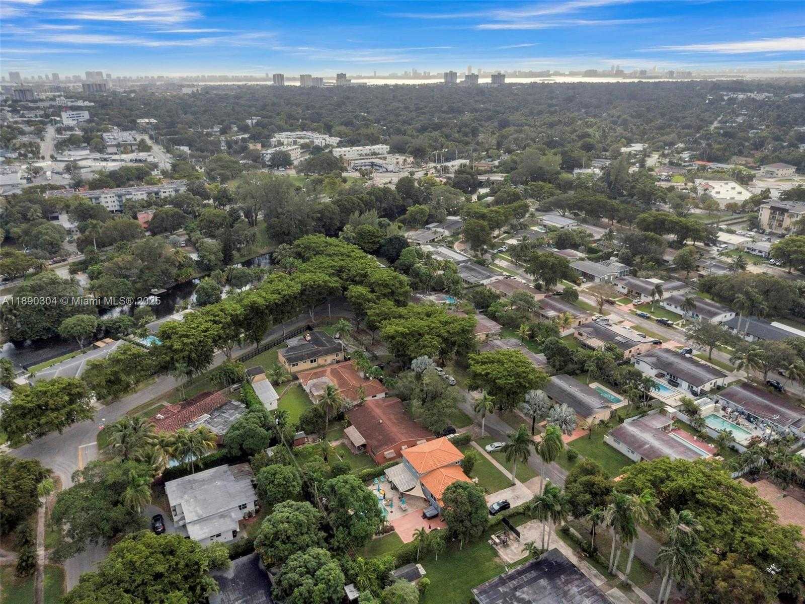 Small Image of 235 NORTH EAST 123RD ST, North Miami Number 41