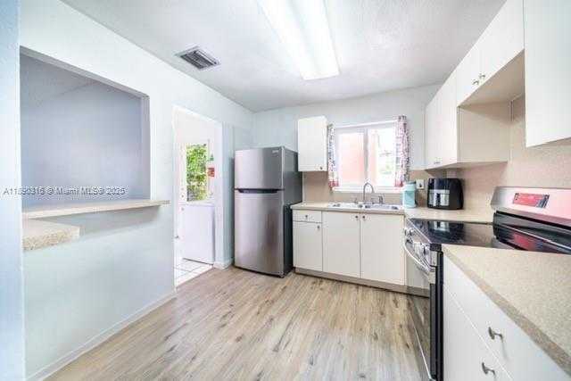 Small Image of 1220 NORTH WEST 190TH ST, Miami Gardens Number 3