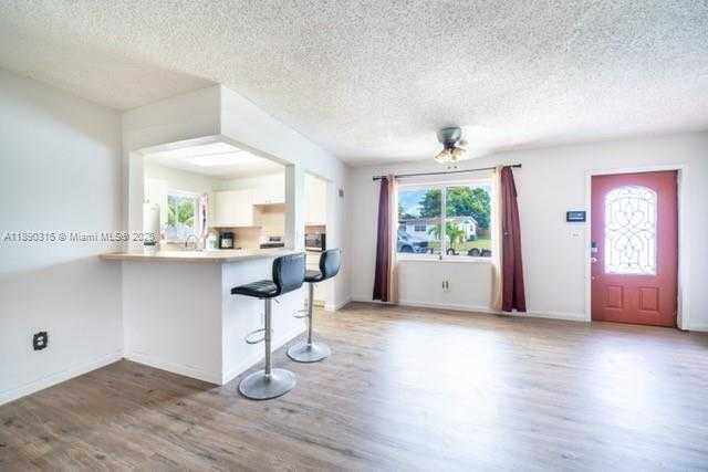 Small Image of 1220 NORTH WEST 190TH ST, Miami Gardens Number 5