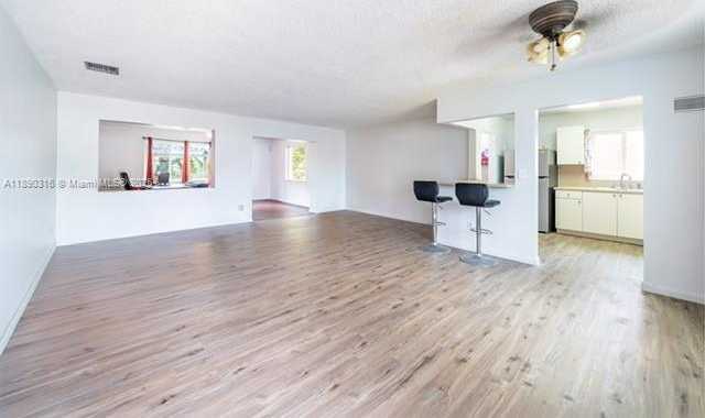 Small Image of 1220 NORTH WEST 190TH ST, Miami Gardens Number 7