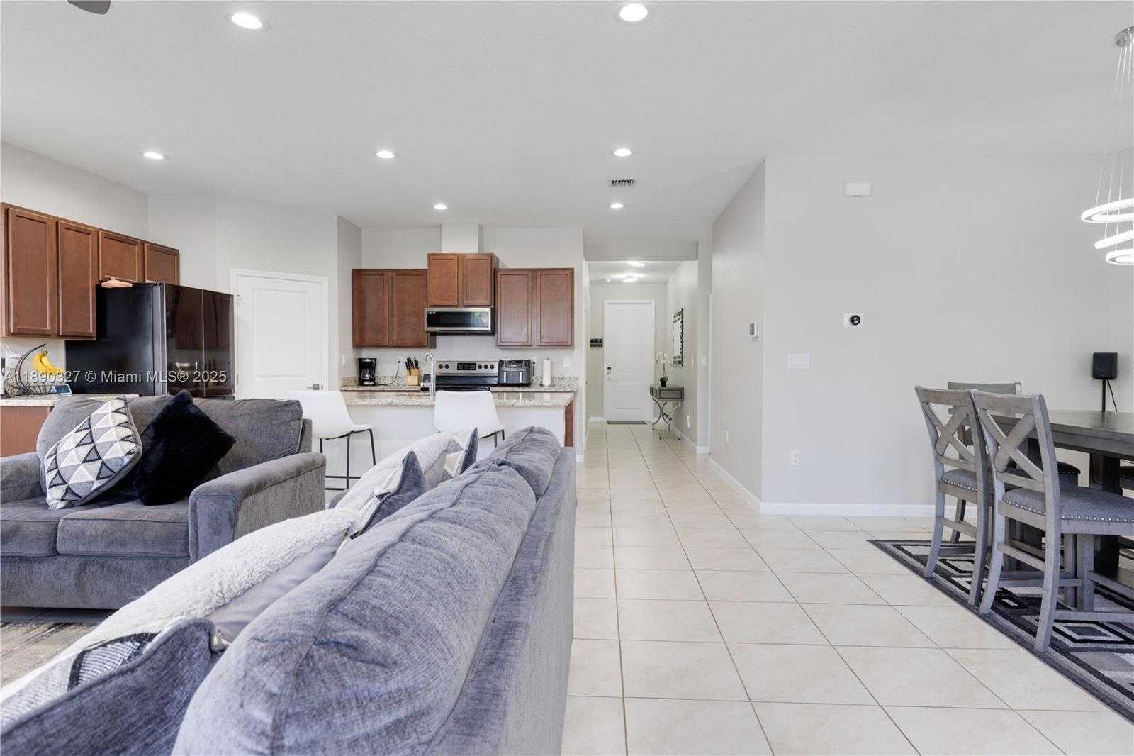Small Image of 27526 SOUTH WEST 133RD PL, Homestead Number 14