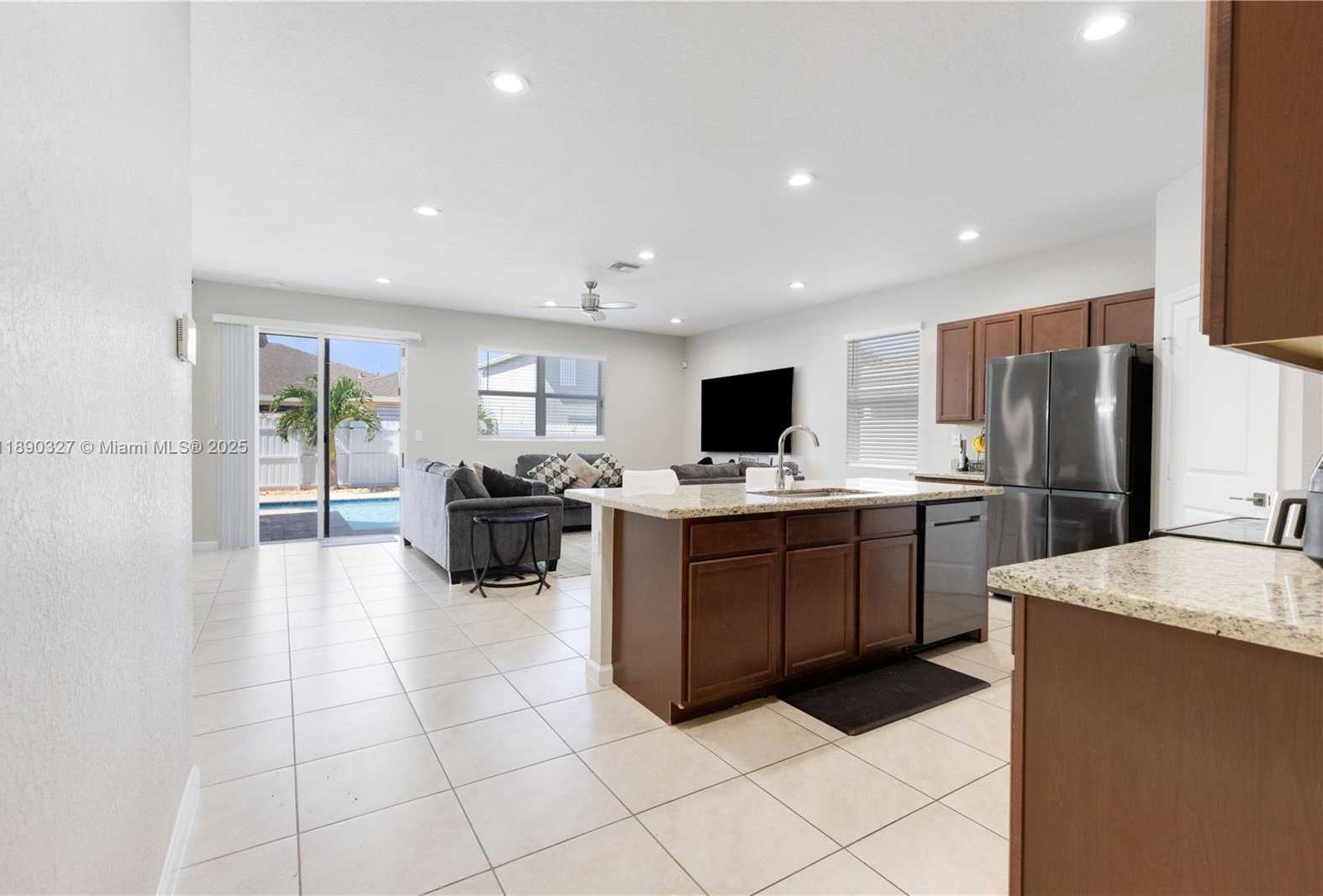 Small Image of 27526 SOUTH WEST 133RD PL, Homestead Number 5