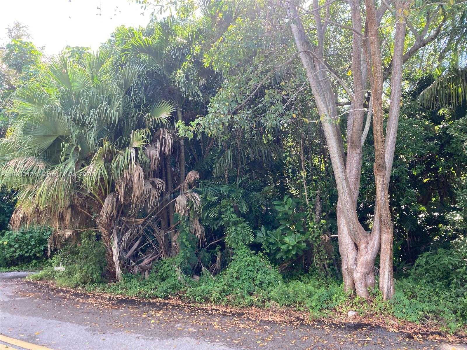 Small Image of 6600 SOUTH WEST 64TH CT, South Miami Number 2