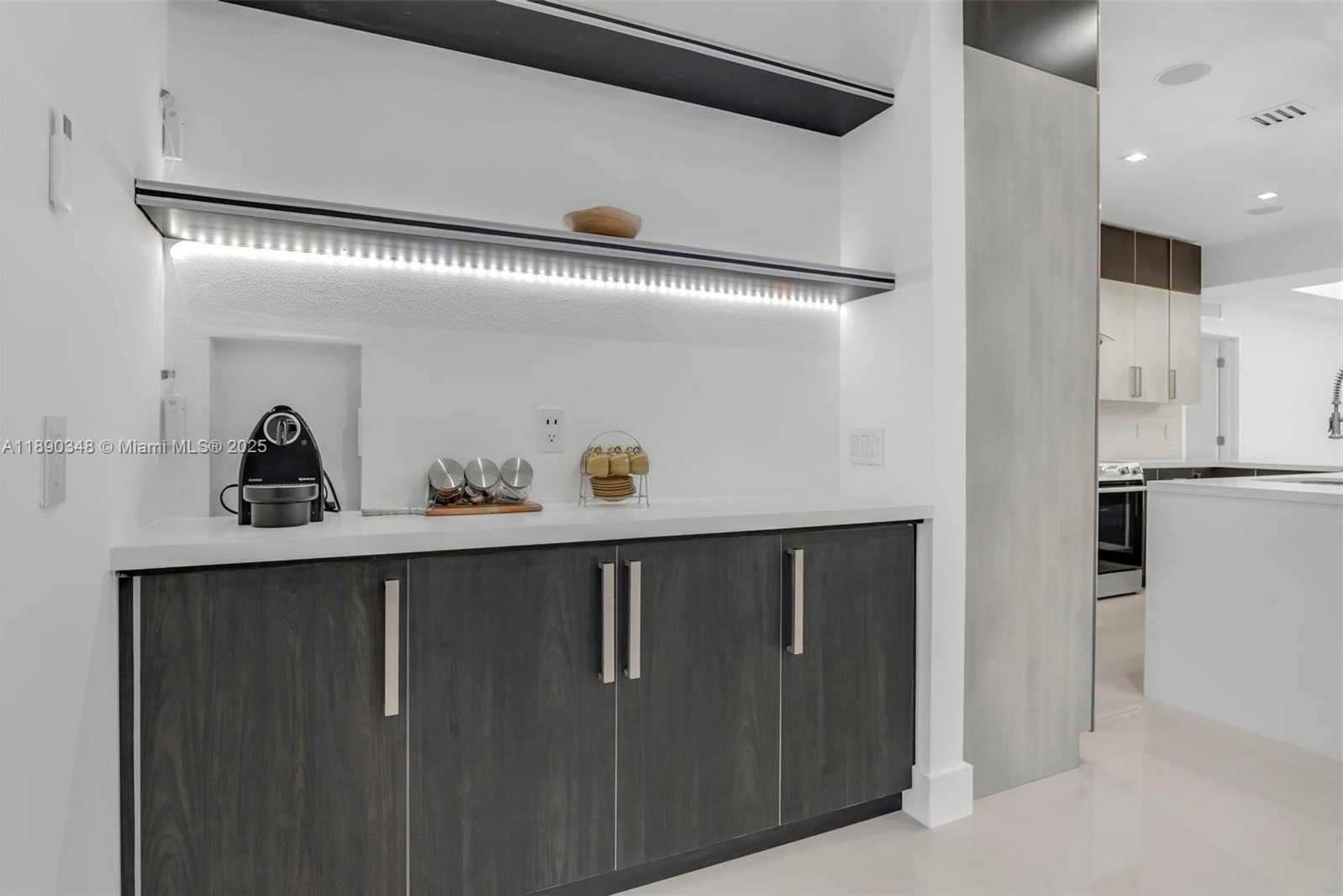 Small Image of 3000 SOUTH WEST 20TH ST, Miami Number 13