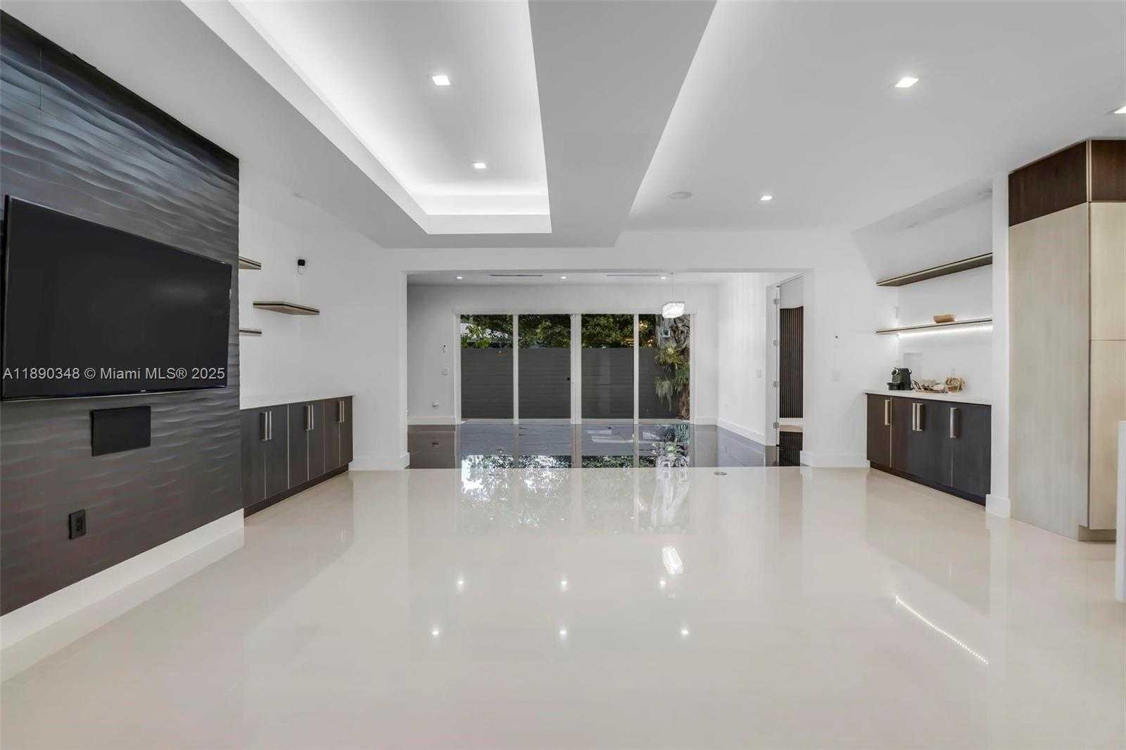 Small Image of 3000 SOUTH WEST 20TH ST, Miami Number 2