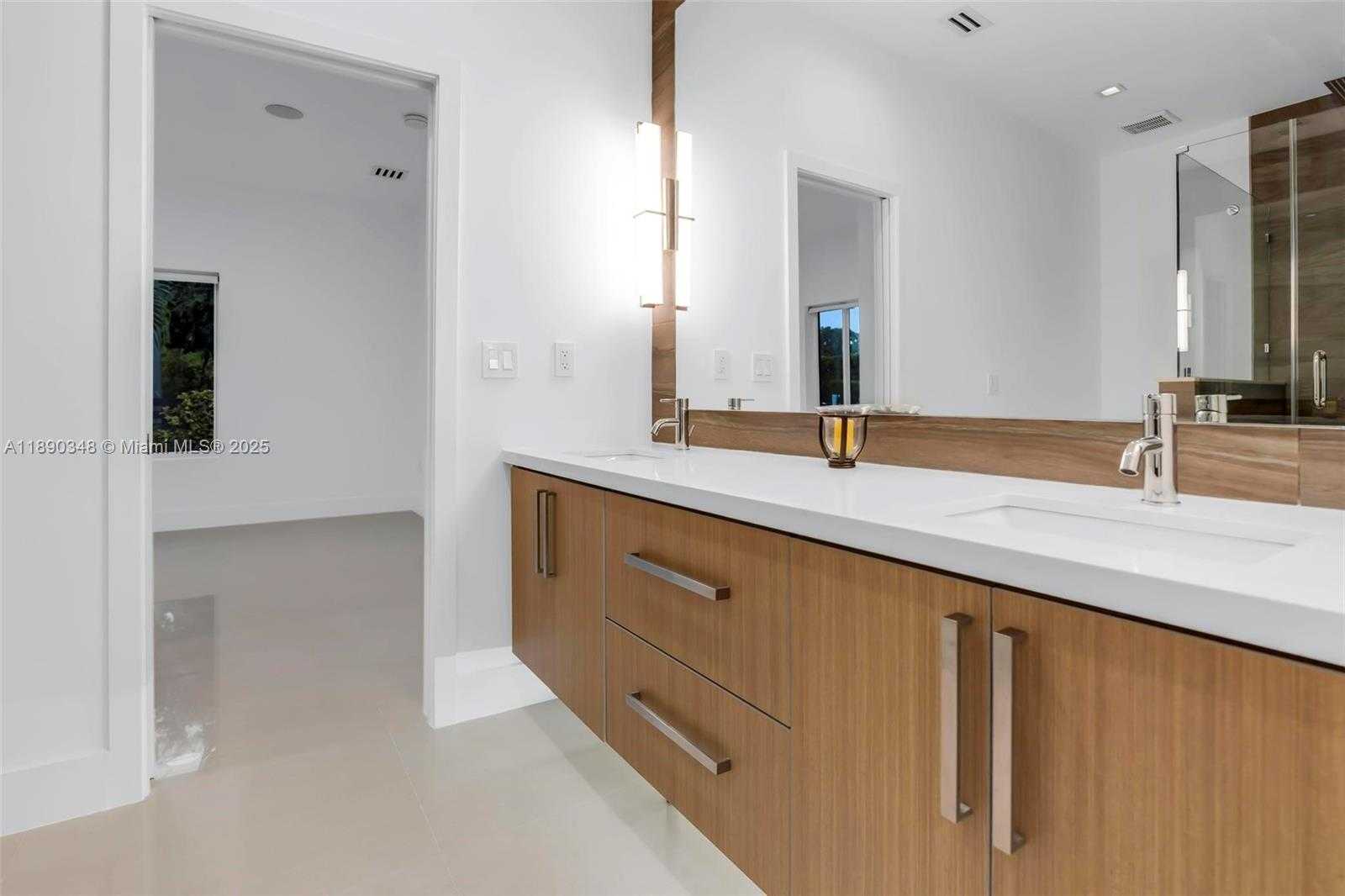 Small Image of 3000 SOUTH WEST 20TH ST, Miami Number 25