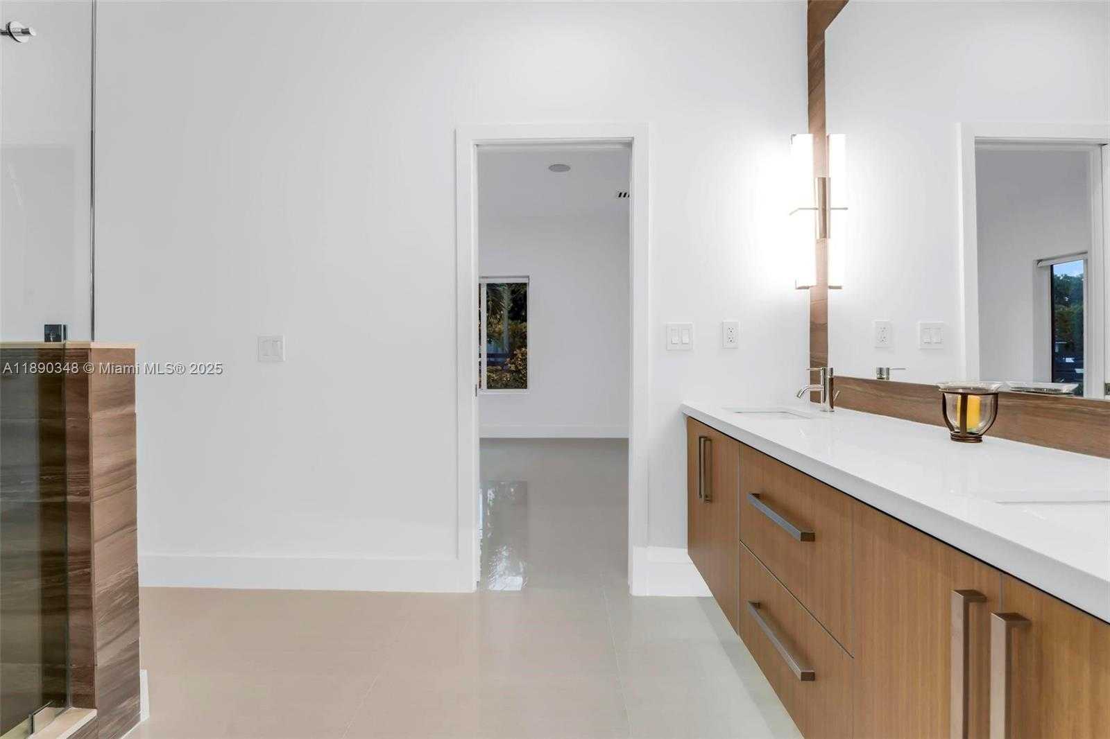 Small Image of 3000 SOUTH WEST 20TH ST, Miami Number 26