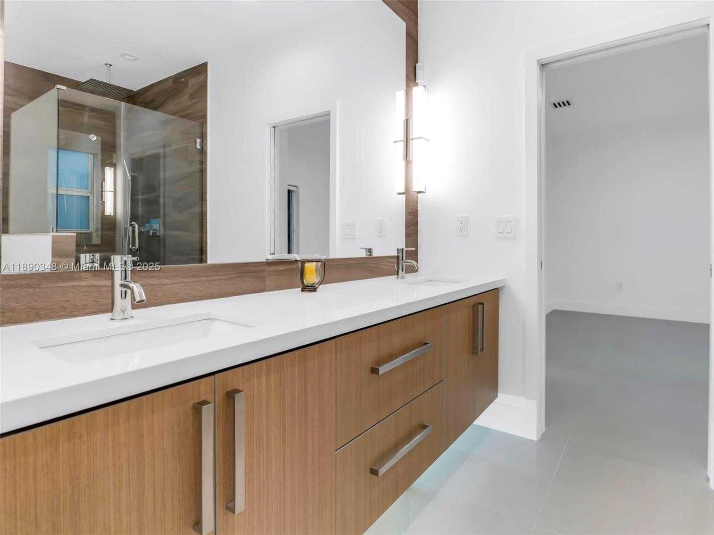 Small Image of 3000 SOUTH WEST 20TH ST, Miami Number 28