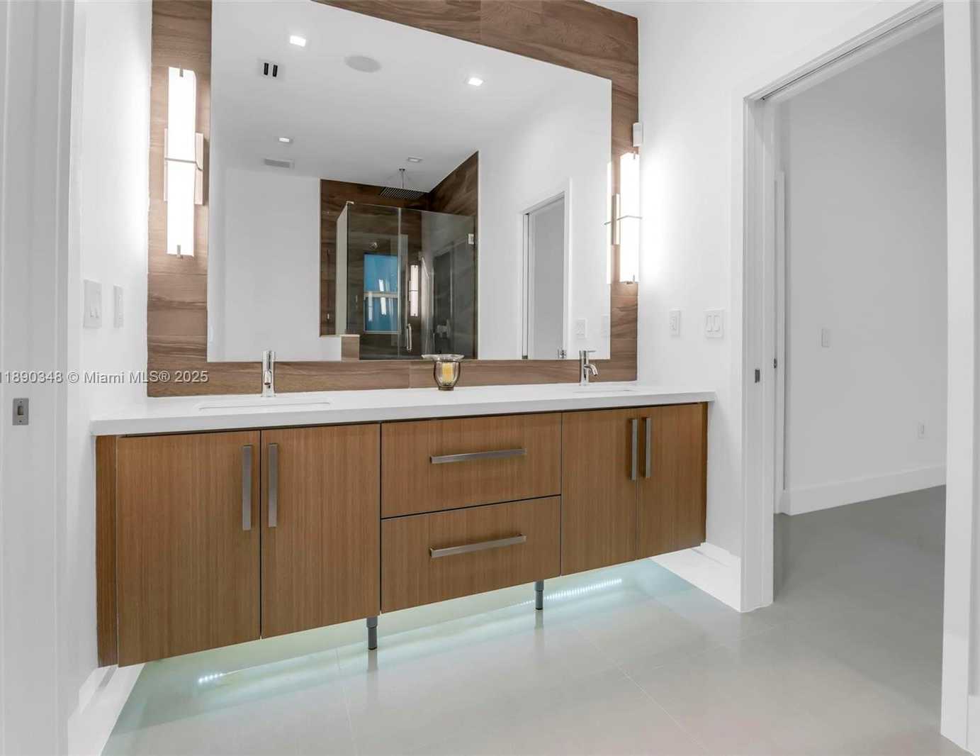Small Image of 3000 SOUTH WEST 20TH ST, Miami Number 29