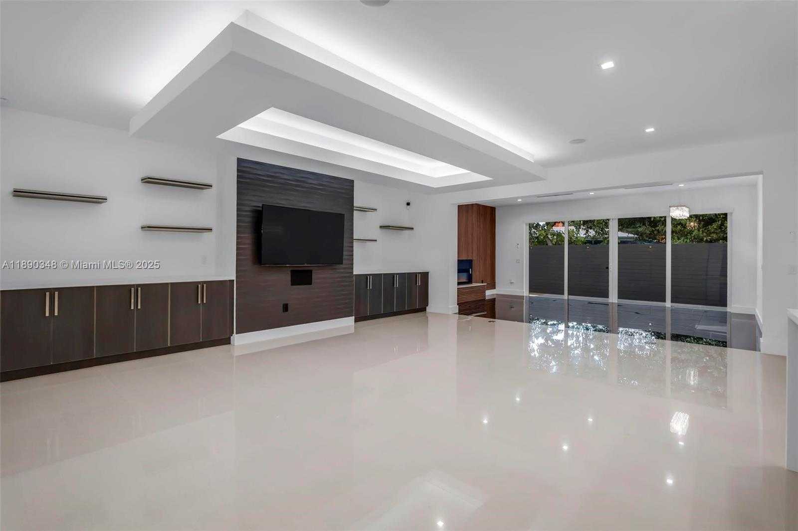 Small Image of 3000 SOUTH WEST 20TH ST, Miami Number 3