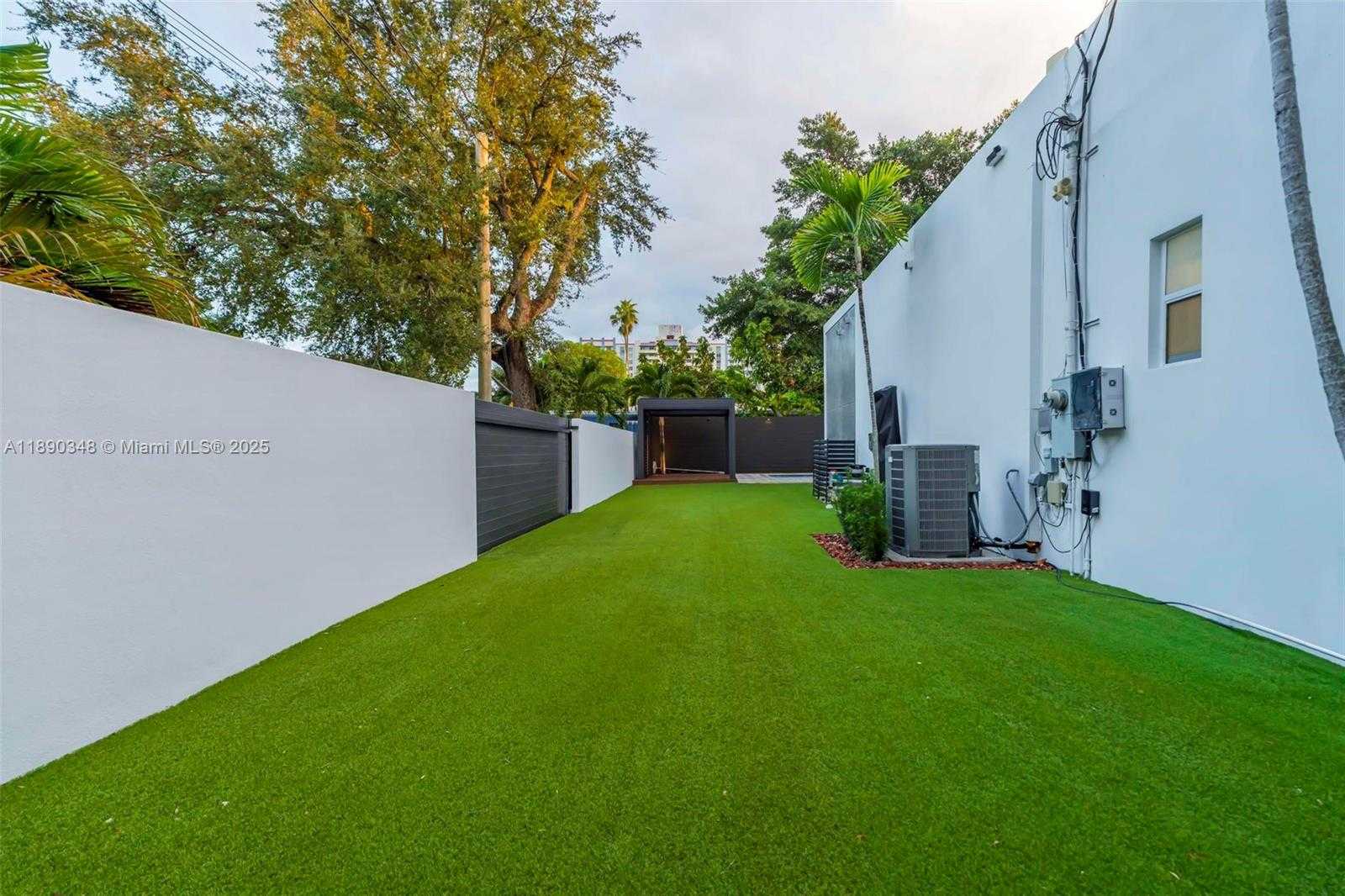 Small Image of 3000 SOUTH WEST 20TH ST, Miami Number 67