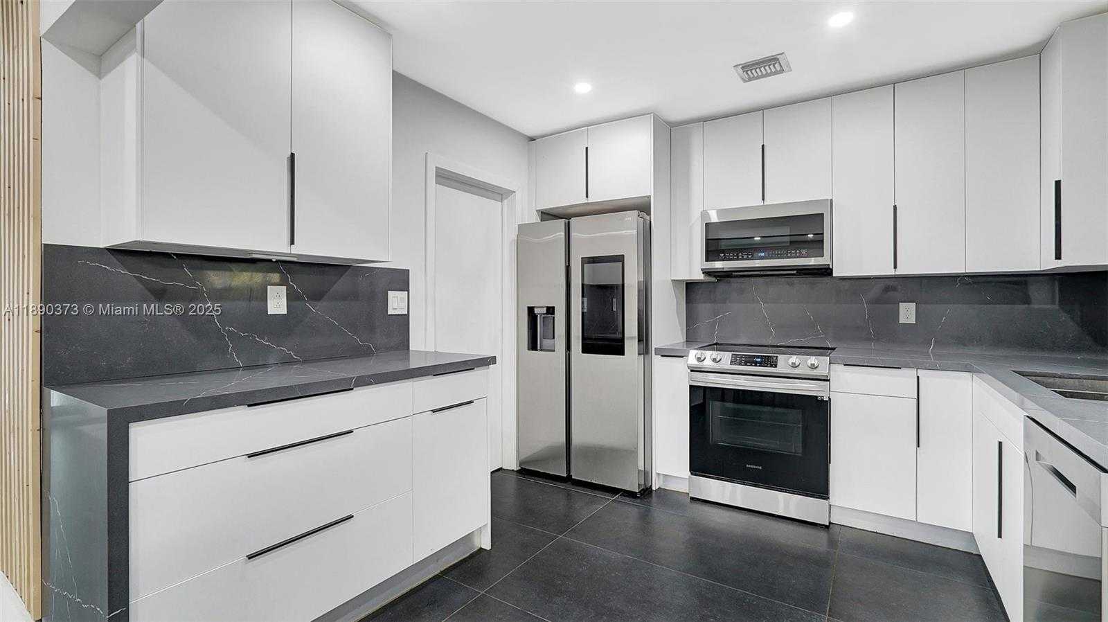 Small Image of 603 NORTH 32ND AVE, Hollywood Number 11