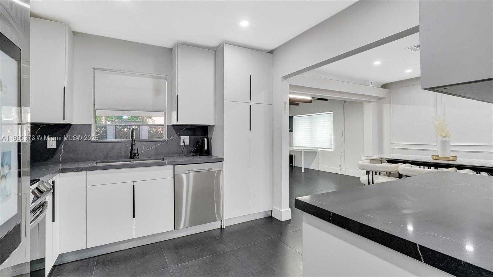 Small Image of 603 NORTH 32ND AVE, Hollywood Number 13