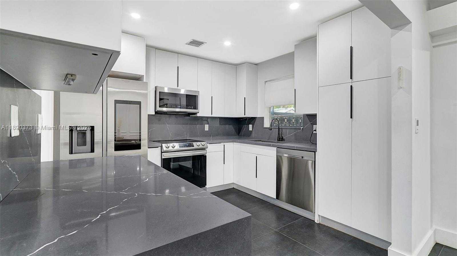 Small Image of 603 NORTH 32ND AVE, Hollywood Number 14