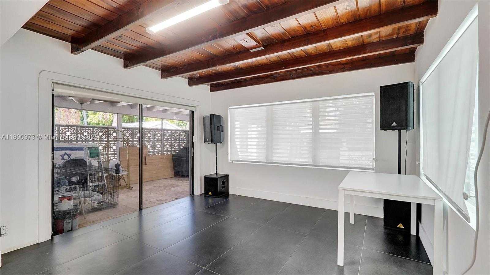 Small Image of 603 NORTH 32ND AVE, Hollywood Number 21