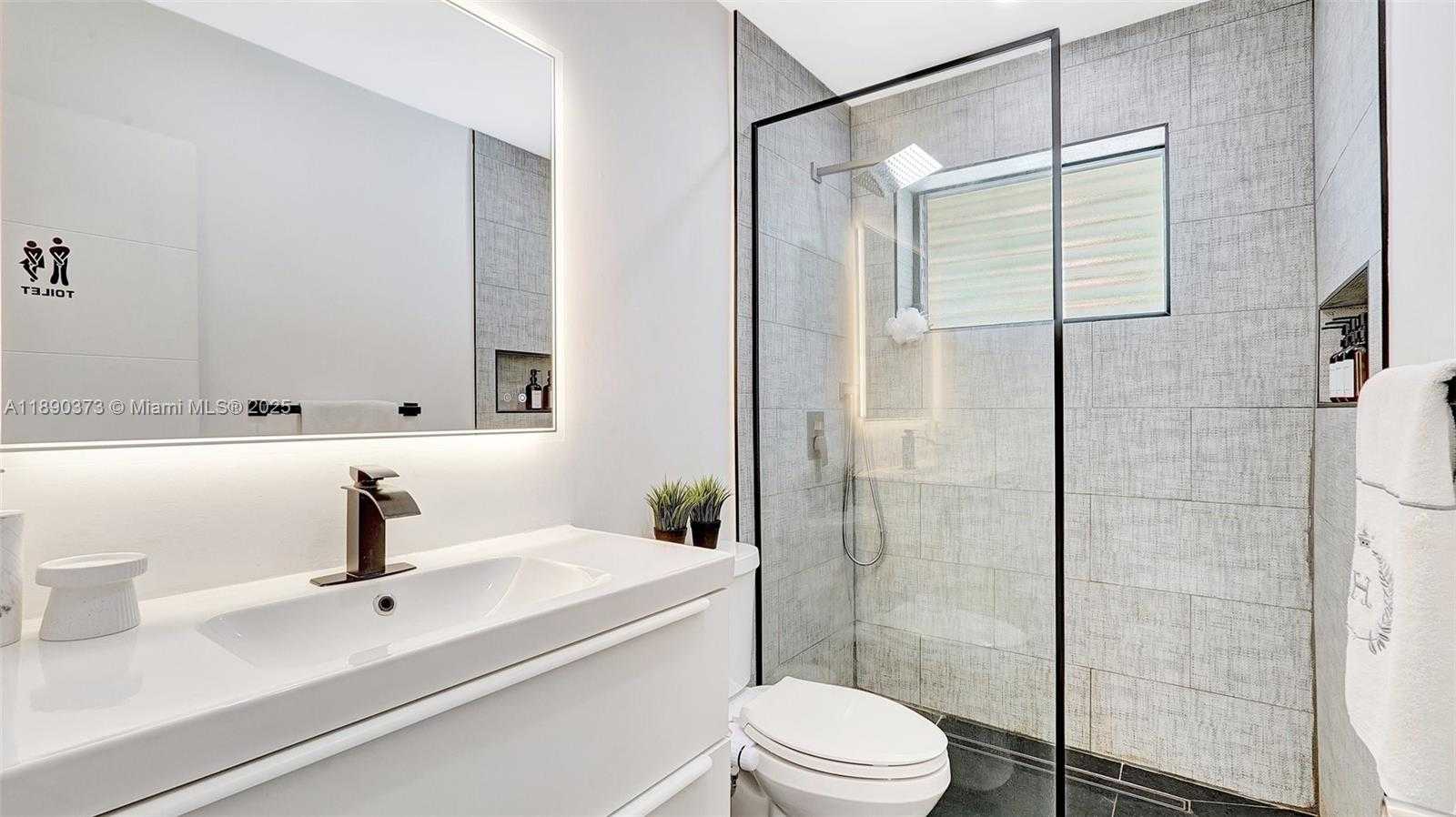 Small Image of 603 NORTH 32ND AVE, Hollywood Number 25