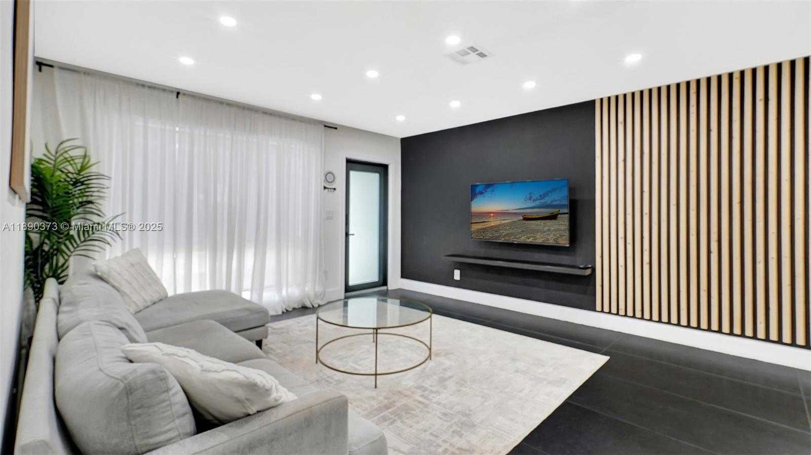 Small Image of 603 NORTH 32ND AVE, Hollywood Number 6