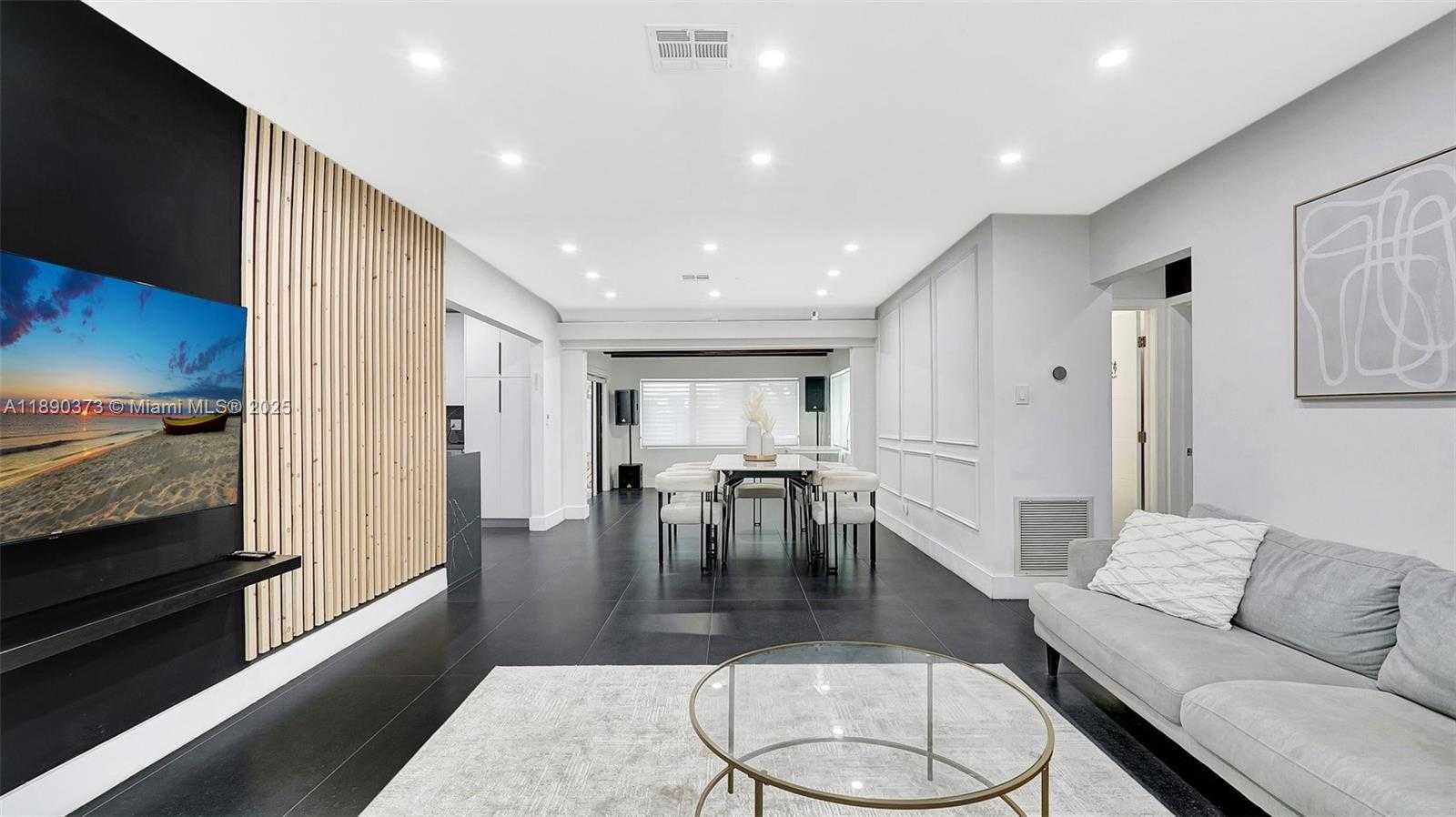 Small Image of 603 NORTH 32ND AVE, Hollywood Number 8