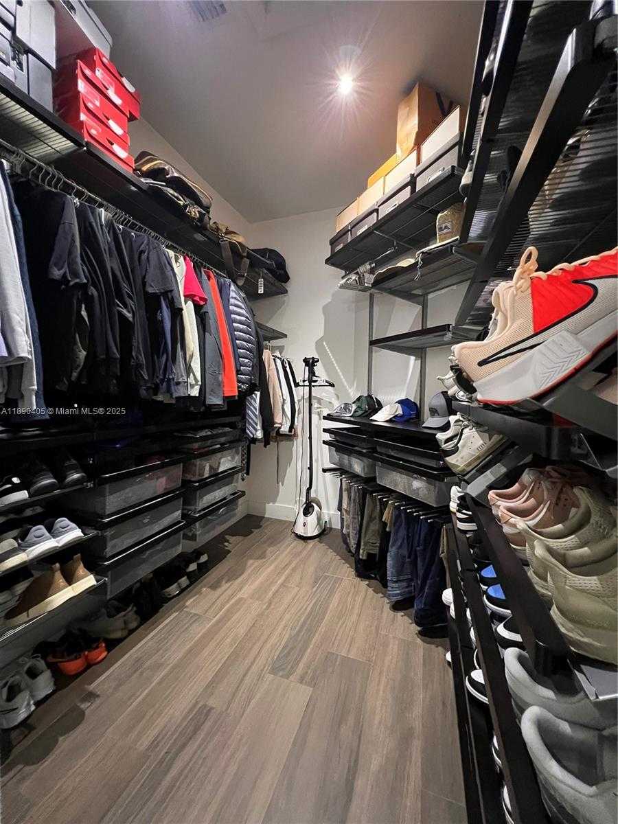 Small Image of 16326 NORTH MARIPOSA CIR N, Pembroke Pines Number 12