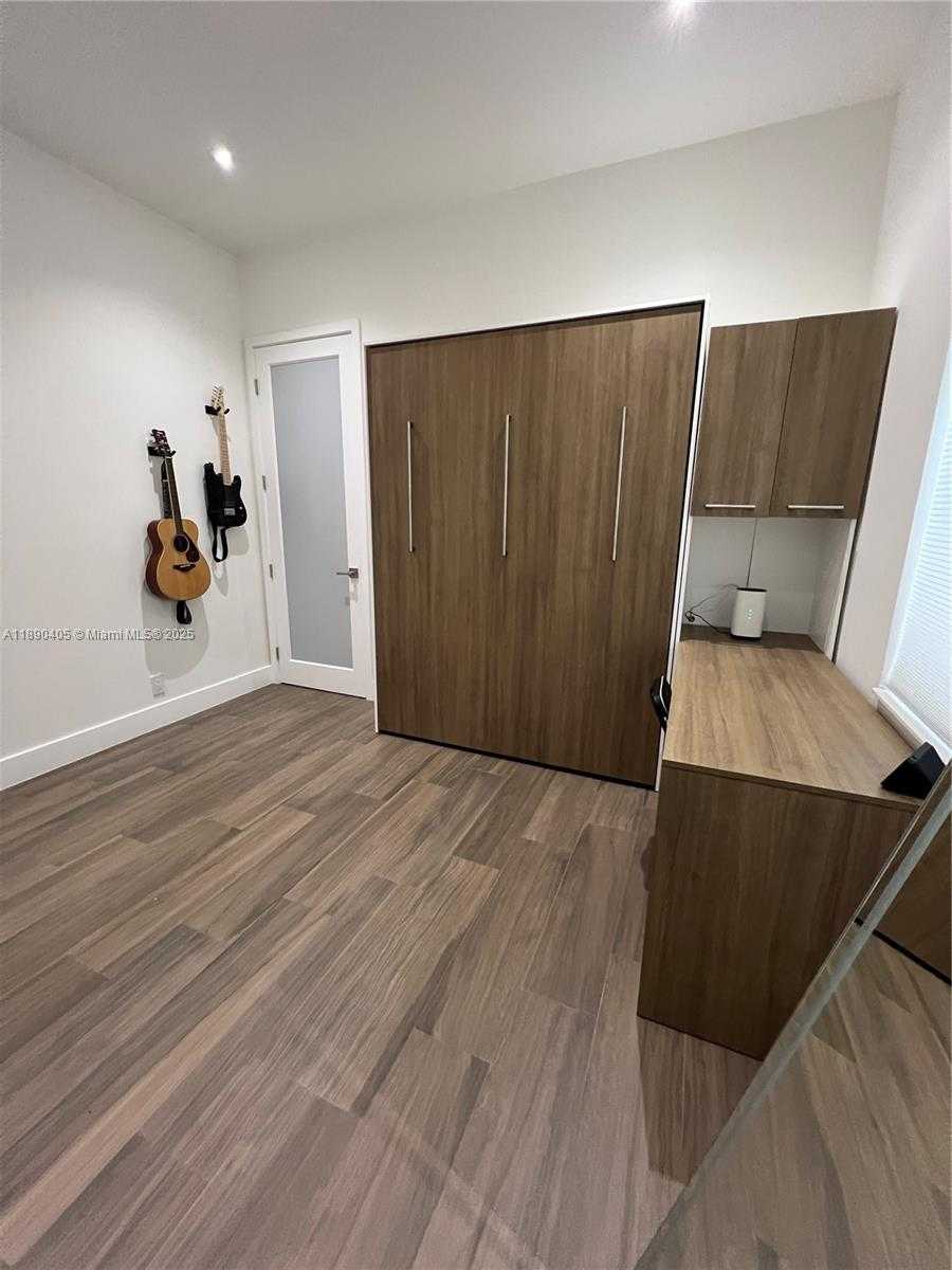 Small Image of 16326 NORTH MARIPOSA CIR N, Pembroke Pines Number 22