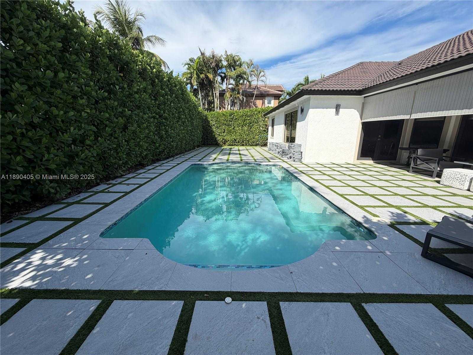 Small Image of 16326 NORTH MARIPOSA CIR N, Pembroke Pines Number 26