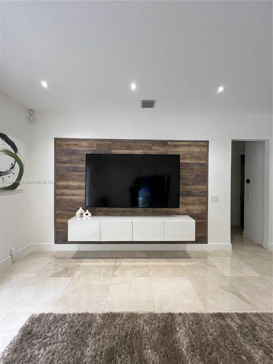 Small Image of 16326 NORTH MARIPOSA CIR N, Pembroke Pines Number 7