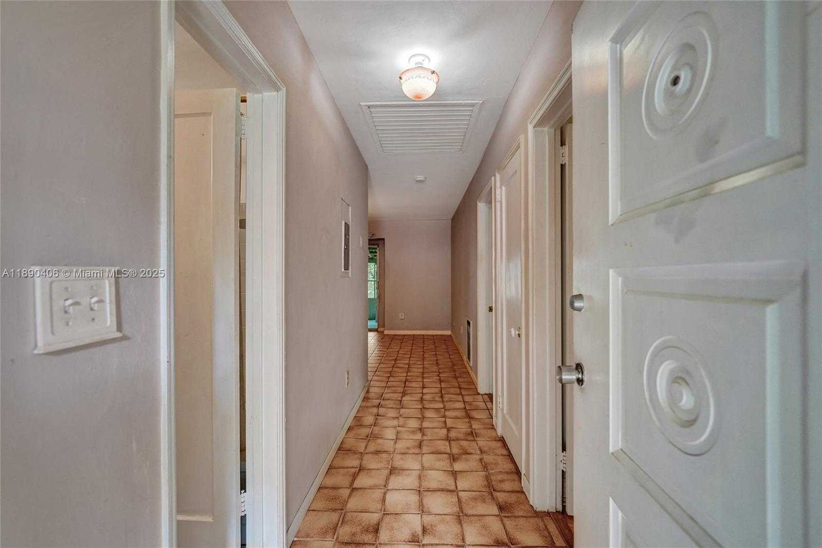 Small Image of 332 BAYBERRY DR, Plantation Number 21