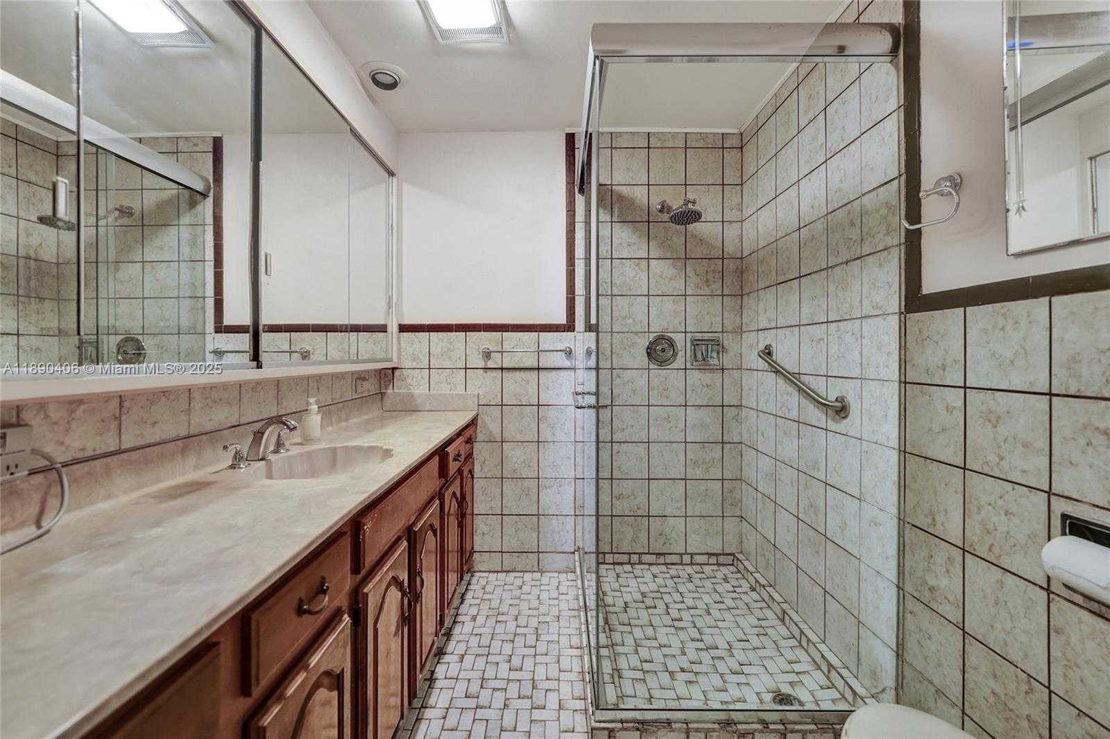 Small Image of 332 BAYBERRY DR, Plantation Number 38
