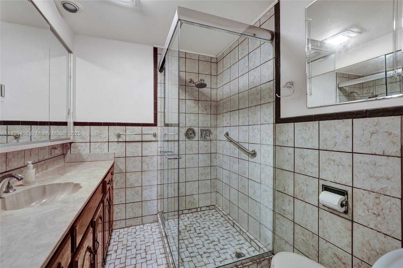 Small Image of 332 BAYBERRY DR, Plantation Number 39