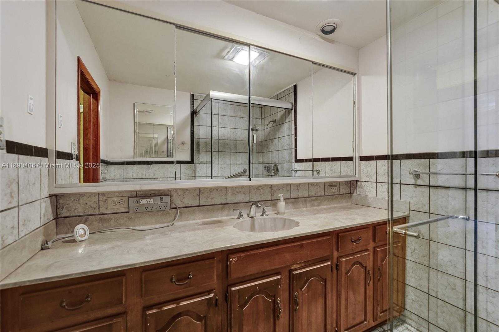 Small Image of 332 BAYBERRY DR, Plantation Number 40