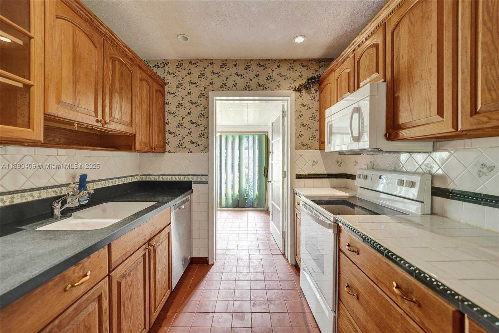 Small Image of 332 BAYBERRY DR, Plantation Number 48