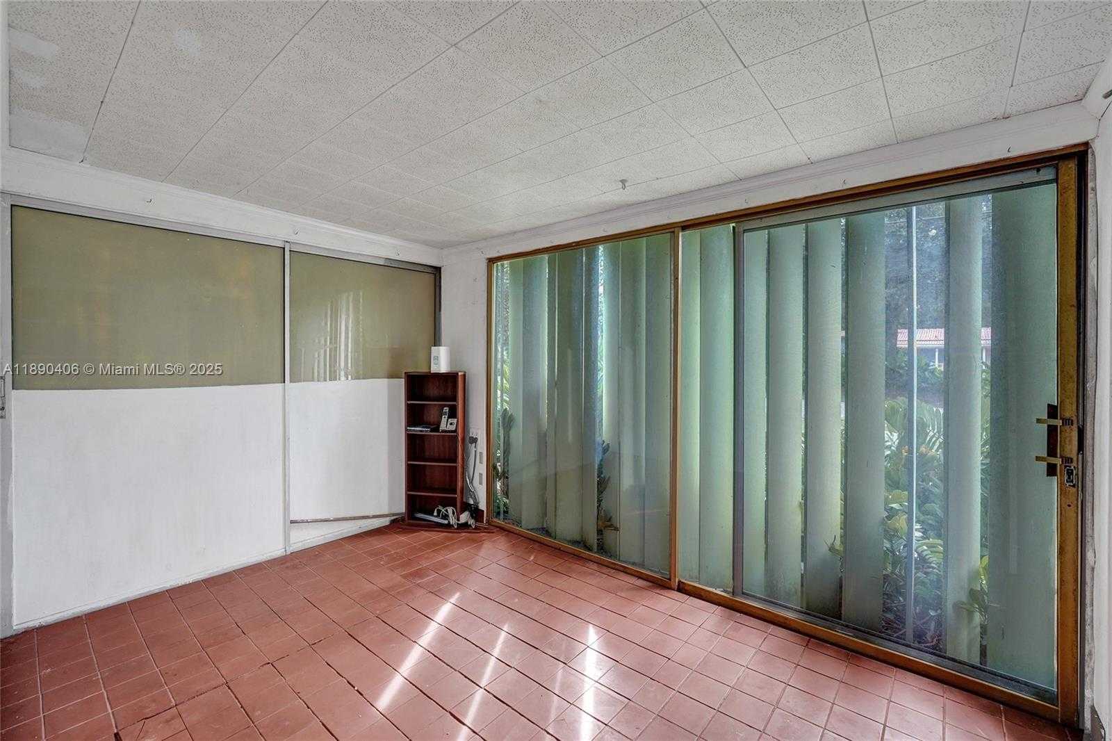 Small Image of 332 BAYBERRY DR, Plantation Number 52