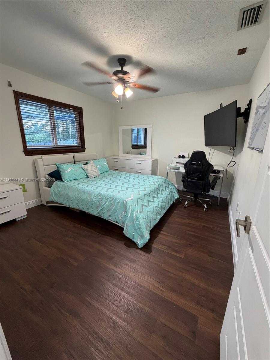 Small Image of 17404 SOUTH WEST 245TH TER, Homestead Number 14