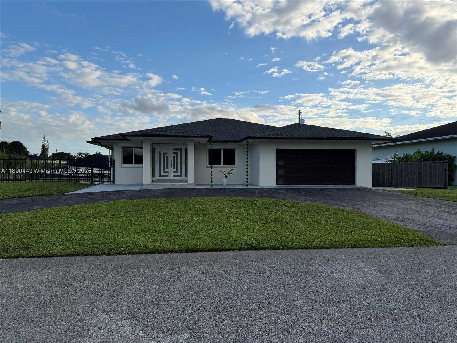Small Image of 17404 SOUTH WEST 245TH TER, Homestead Number 2