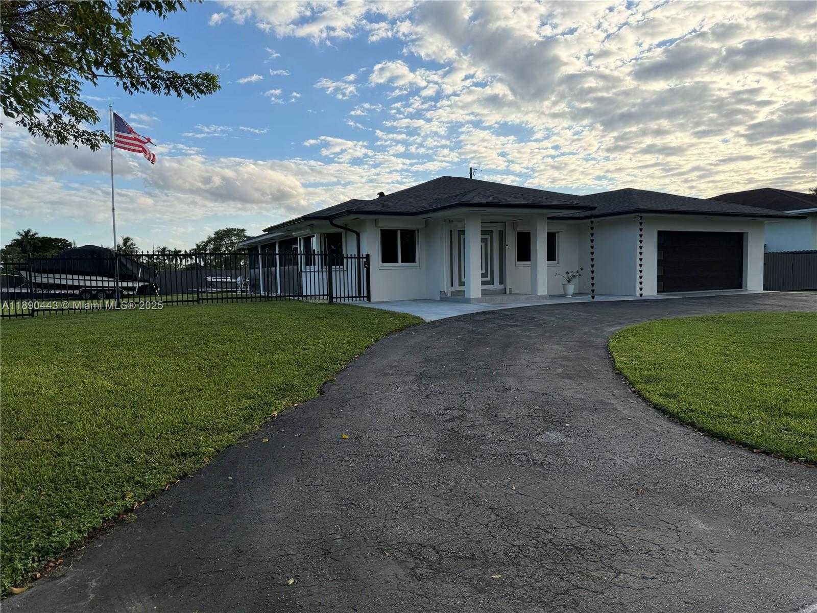 Small Image of 17404 SOUTH WEST 245TH TER, Homestead Number 4