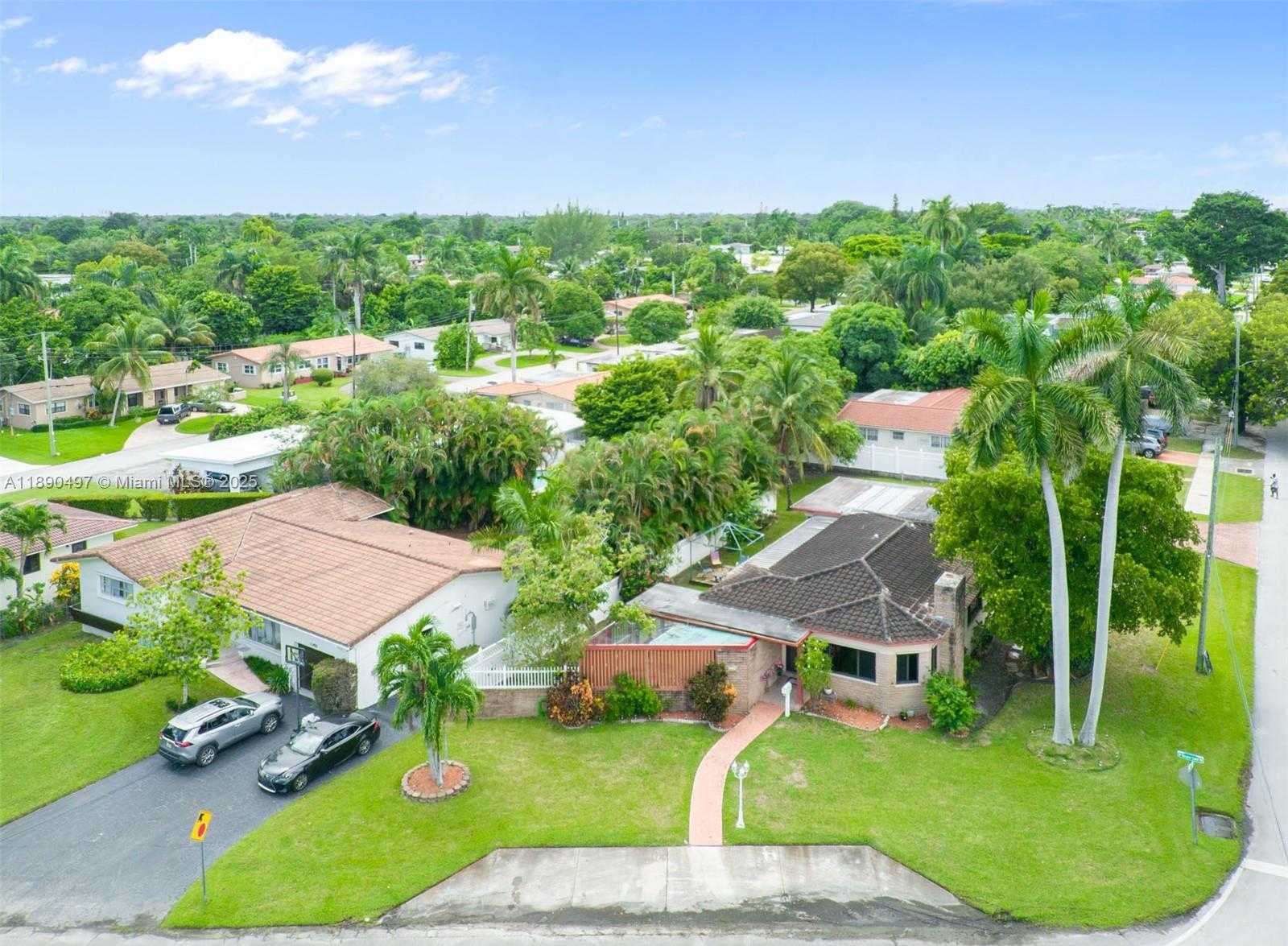 Small Image of 11490 WEST BISCAYNE CANAL RD, Miami Number 45
