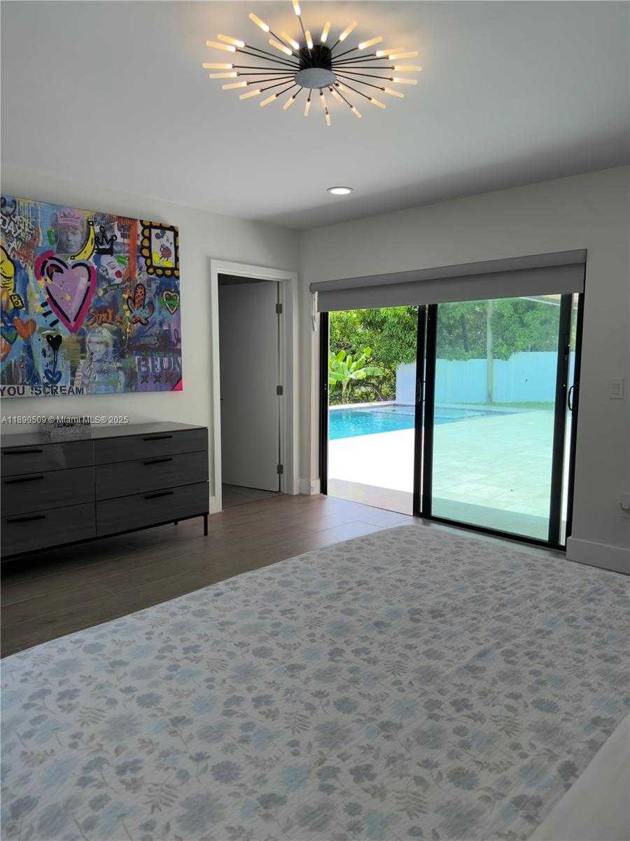 Small Image of 2350 NORTH EAST 194TH ST, Miami Number 13