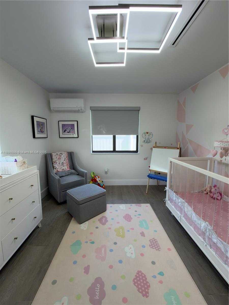 Small Image of 2350 NORTH EAST 194TH ST, Miami Number 19