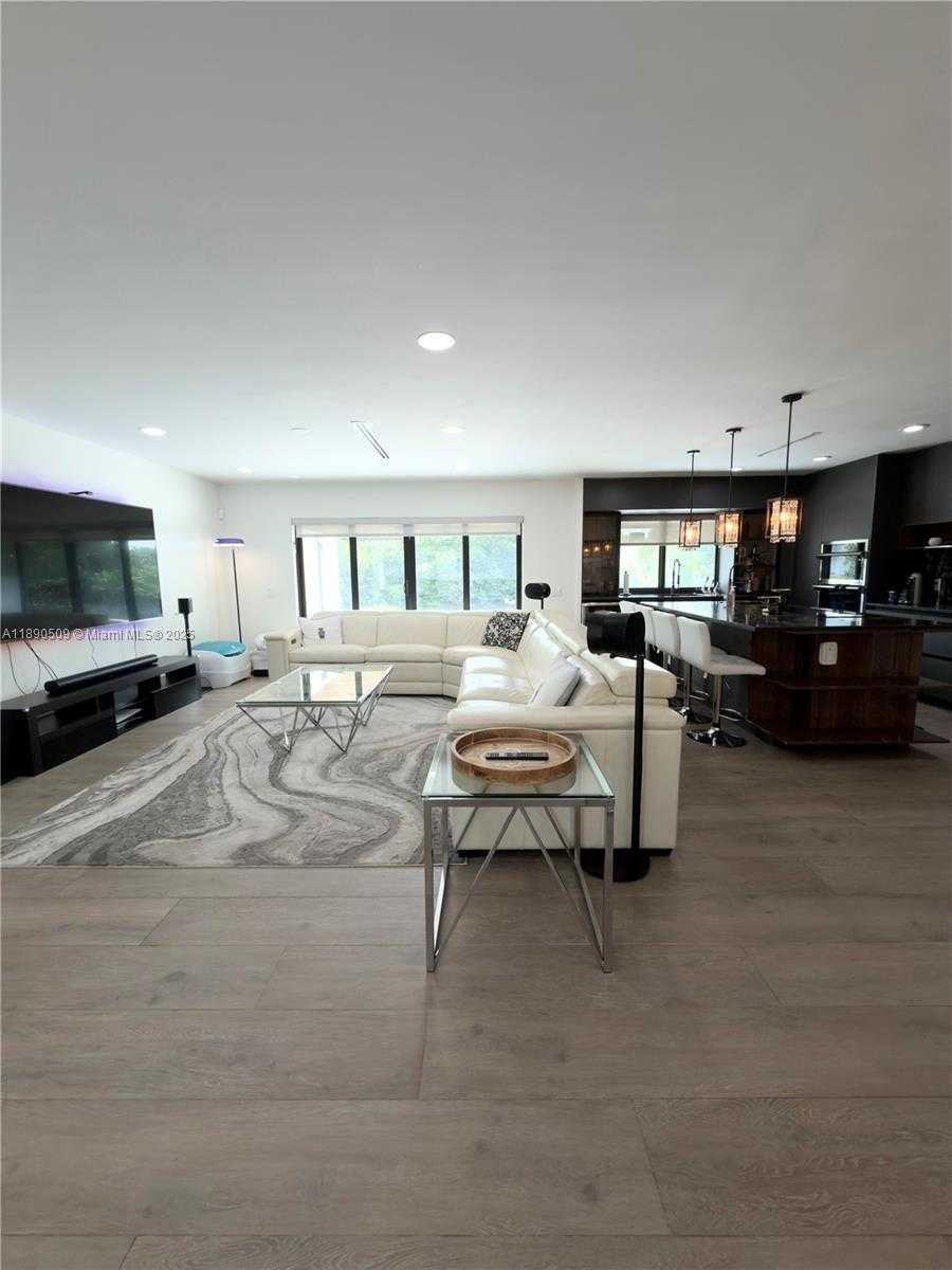Small Image of 2350 NORTH EAST 194TH ST, Miami Number 3
