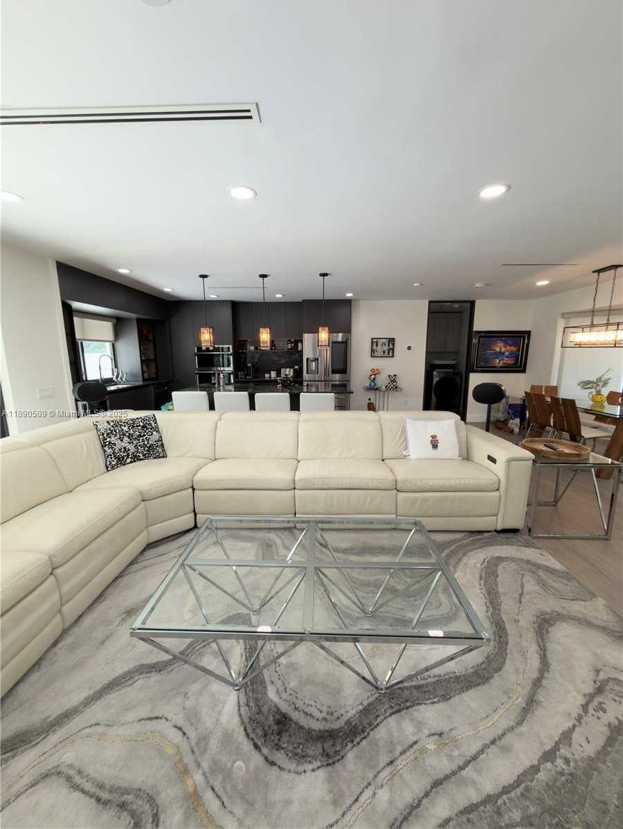Small Image of 2350 NORTH EAST 194TH ST, Miami Number 5