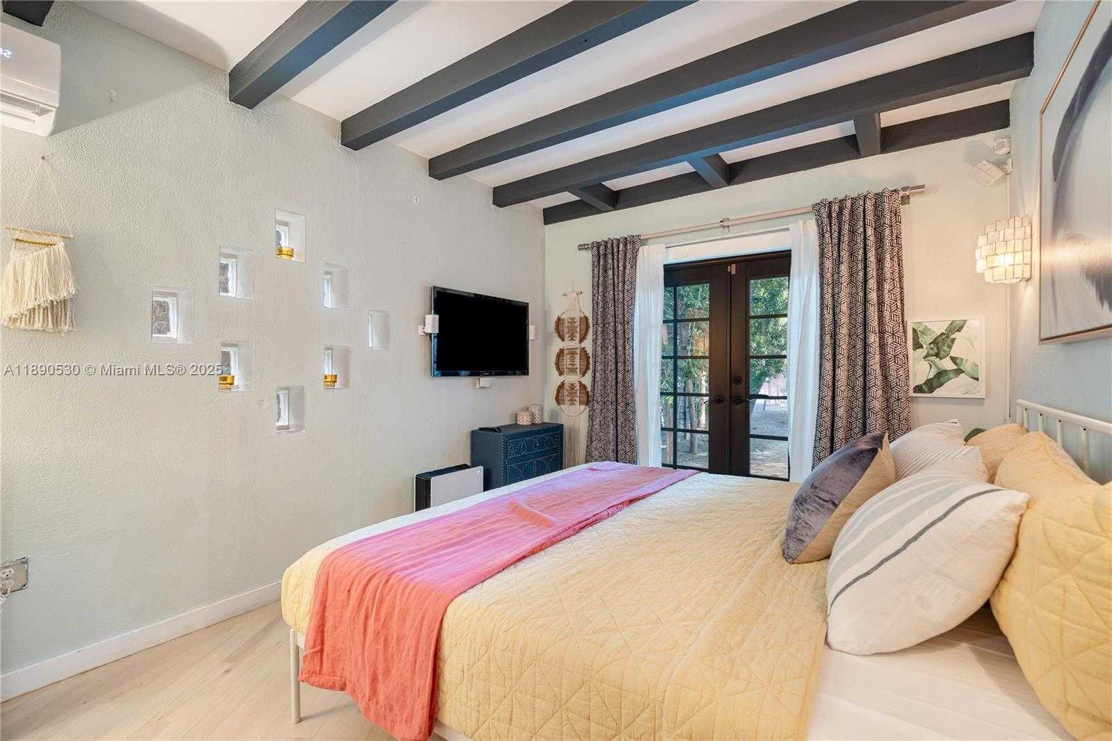 Small Image of 3650 NORTH BAY HOMES DR, Miami Number 21
