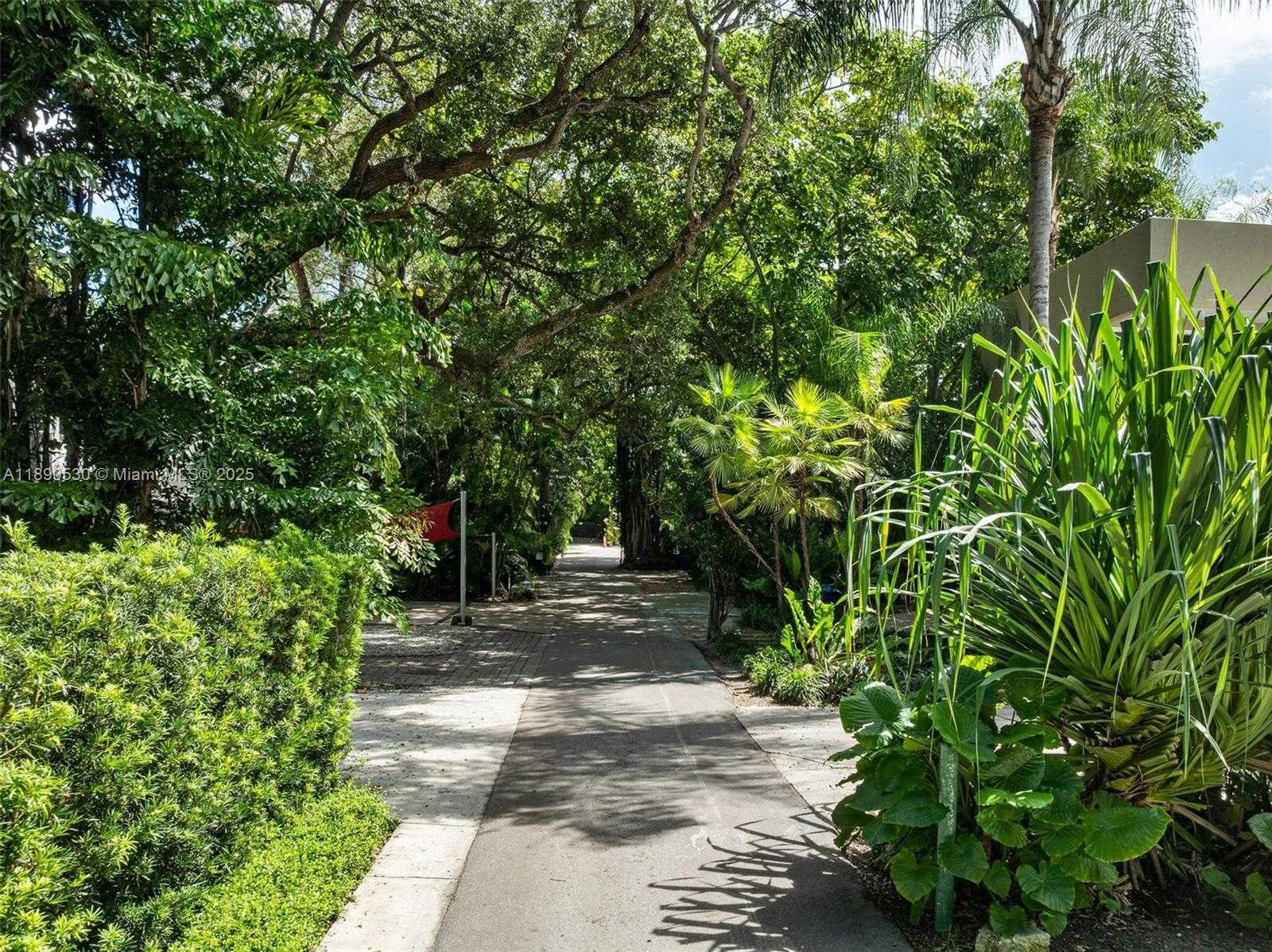 Small Image of 3650 NORTH BAY HOMES DR, Miami Number 37