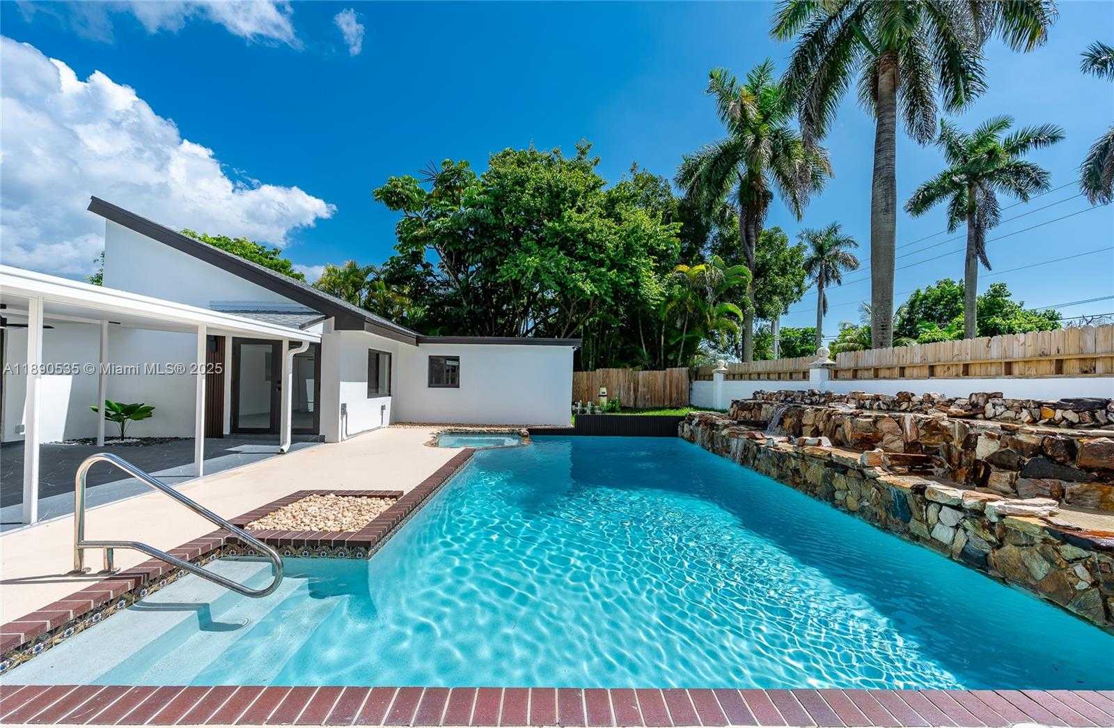 Small Image of 9230 SOUTH WEST 183RD TER, Palmetto Bay Number 17