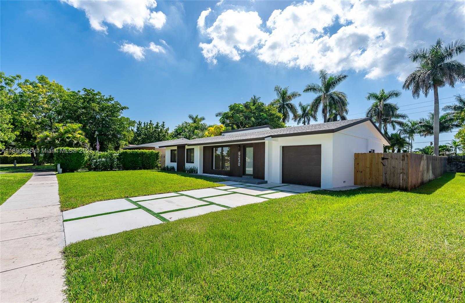Small Image of 9230 SOUTH WEST 183RD TER, Palmetto Bay Number 2