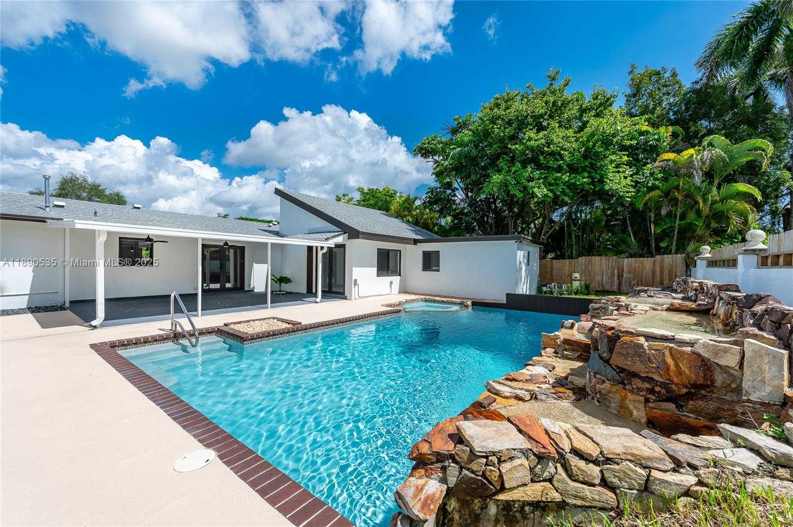 Small Image of 9230 SOUTH WEST 183RD TER, Palmetto Bay Number 22