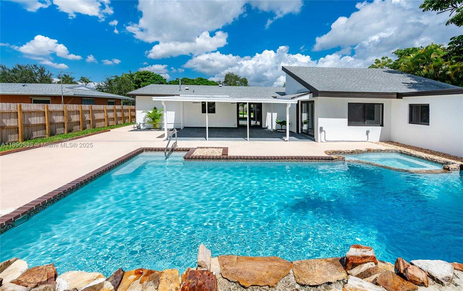 Small Image of 9230 SOUTH WEST 183RD TER, Palmetto Bay Number 23