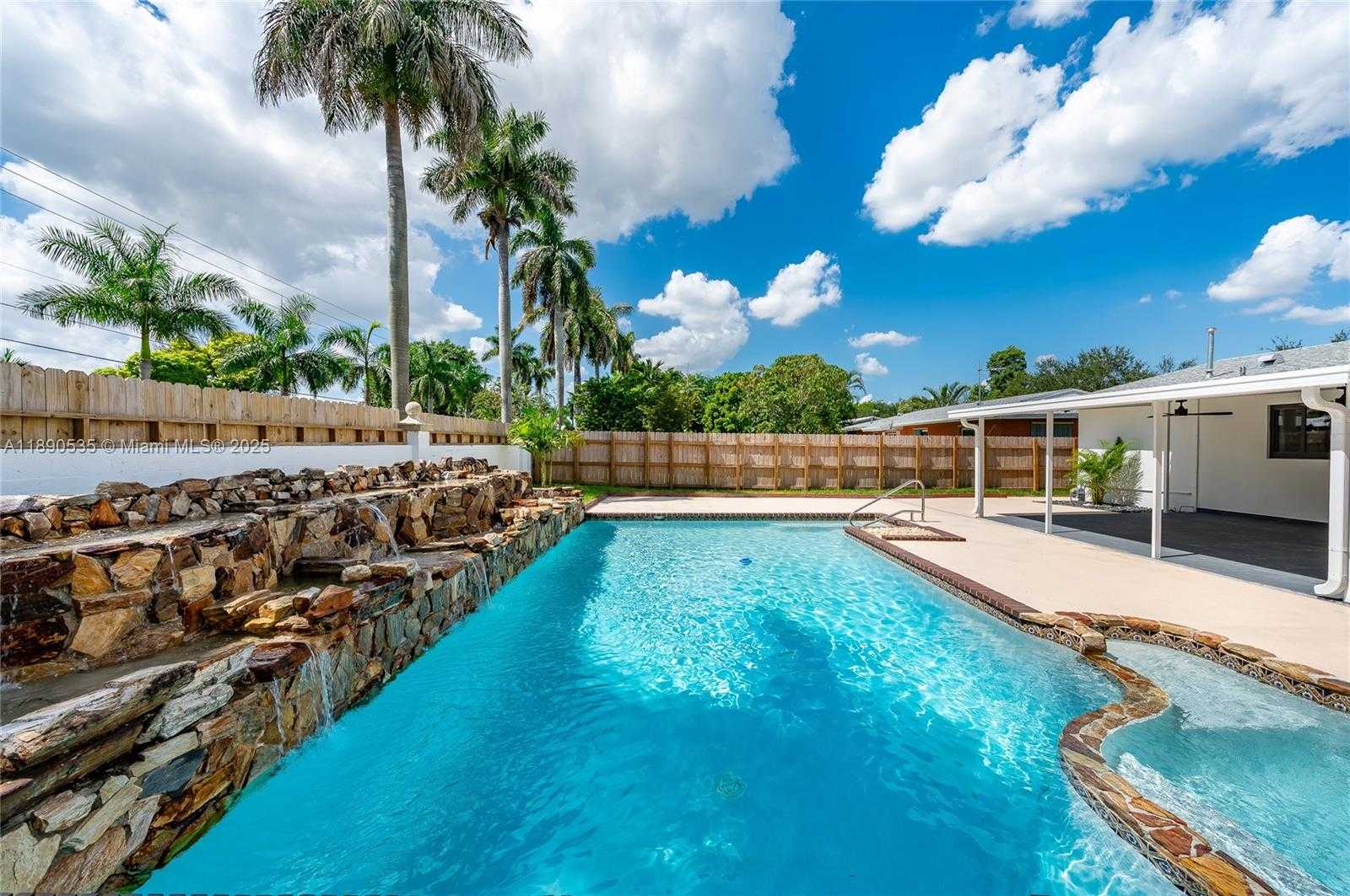 Small Image of 9230 SOUTH WEST 183RD TER, Palmetto Bay Number 24